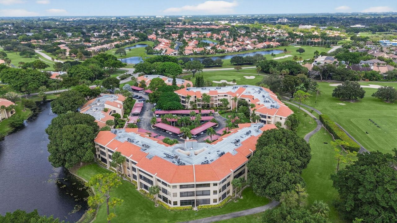 На продажу: $398,000 (2 спален, 2 ванн, 1323 Квадратных фут)