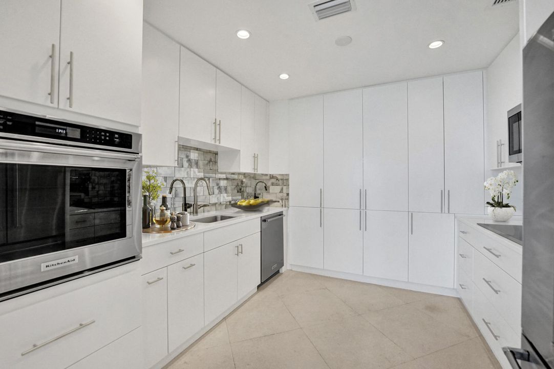 待售: $6,500,000 (3 贝兹, 3 浴室, 2250 平方英尺)