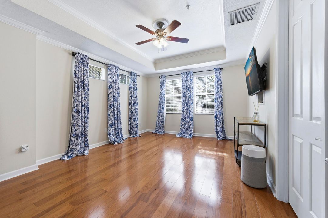 Activo con contrato: $625,000 (3 camas, 3 baños, 2383 Pies cuadrados)