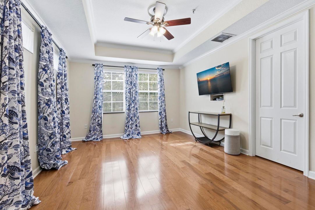 Activo con contrato: $625,000 (3 camas, 3 baños, 2383 Pies cuadrados)