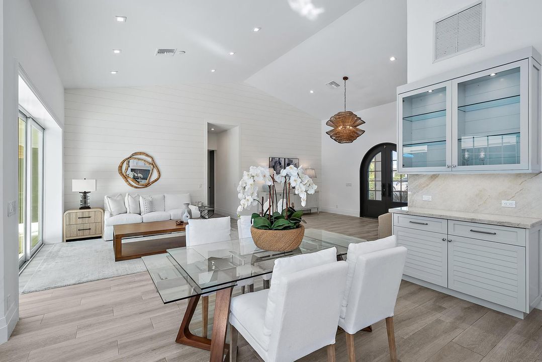 На продажу: $4,980,000 (3 спален, 3 ванн, 2654 Квадратных фут)