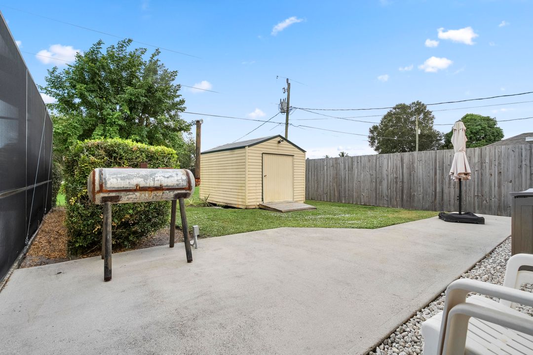 Active With Contract: $395,000 (3 beds, 2 baths, 1798 Square Feet)