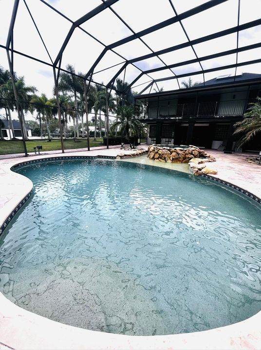 For Rent: $20,000 (5 beds, 3 baths, 3500 Square Feet)