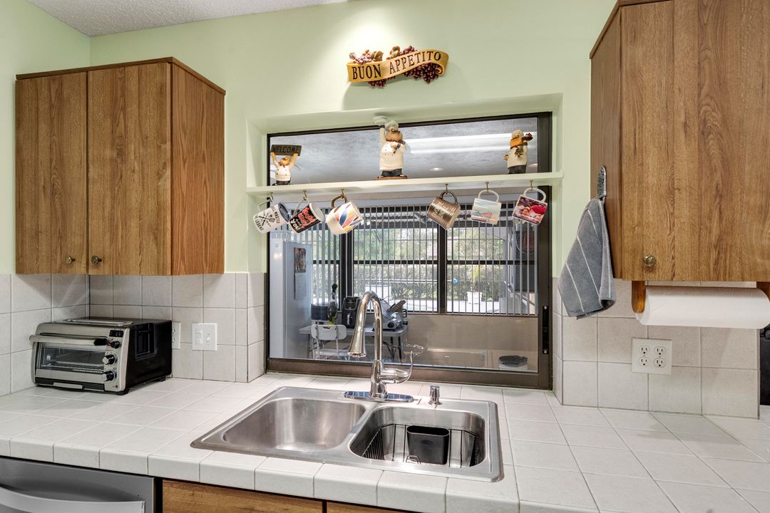 Active With Contract: $395,000 (3 beds, 2 baths, 1798 Square Feet)