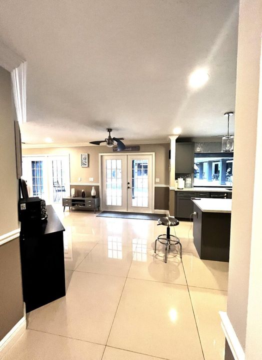 For Rent: $20,000 (5 beds, 3 baths, 3500 Square Feet)