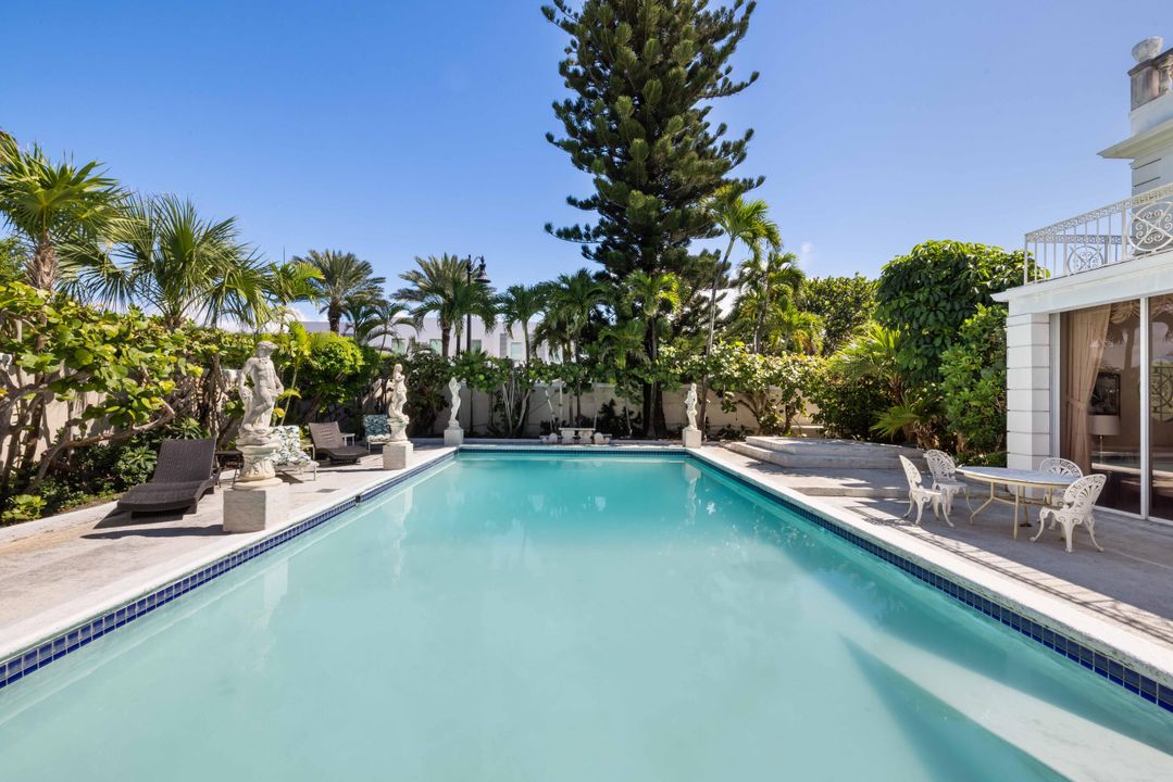 For Rent: $40,000 (5 beds, 7 baths, 6676 Square Feet)