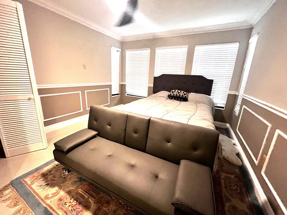 For Rent: $20,000 (5 beds, 3 baths, 3500 Square Feet)