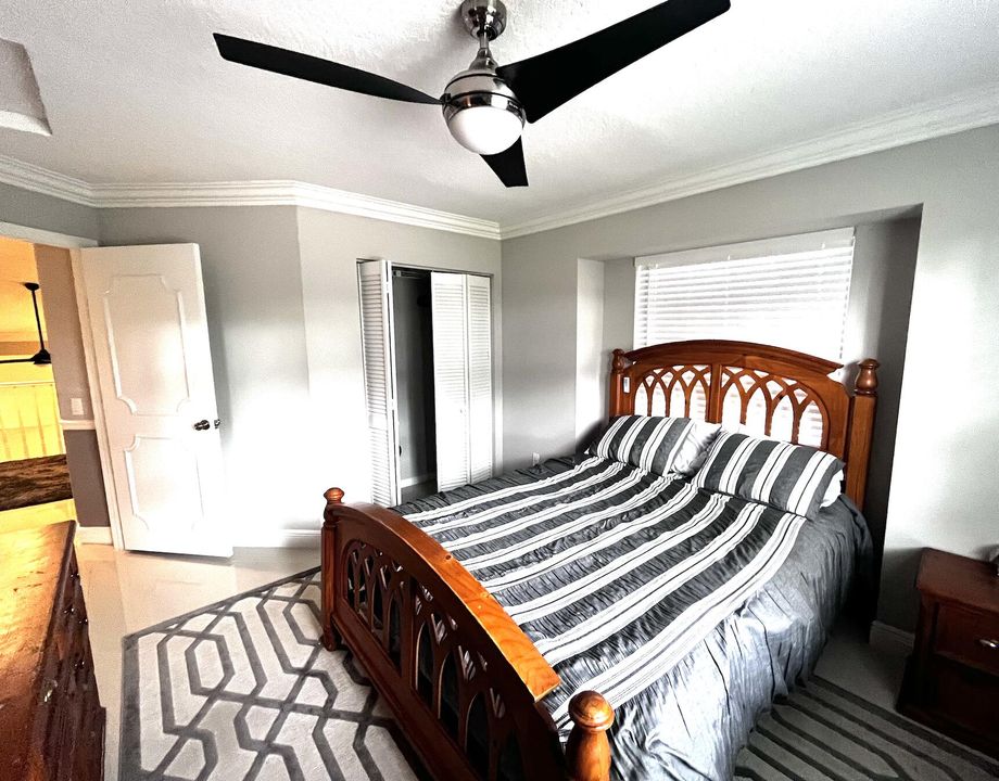 For Rent: $20,000 (5 beds, 3 baths, 3500 Square Feet)