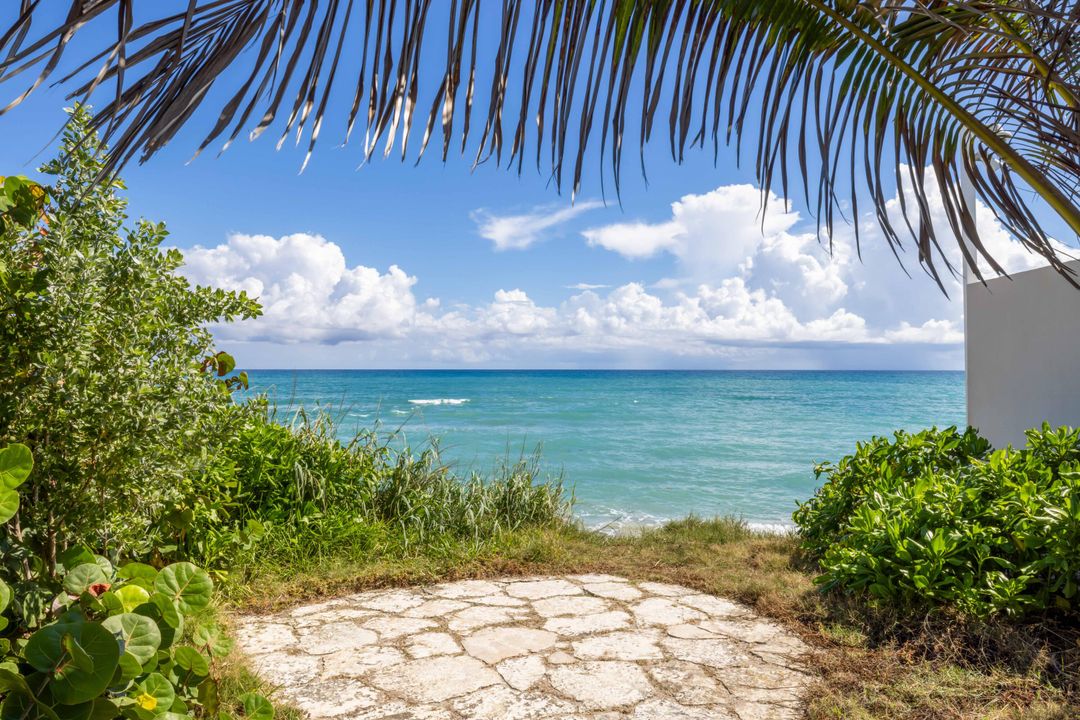 For Rent: $40,000 (5 beds, 7 baths, 6676 Square Feet)