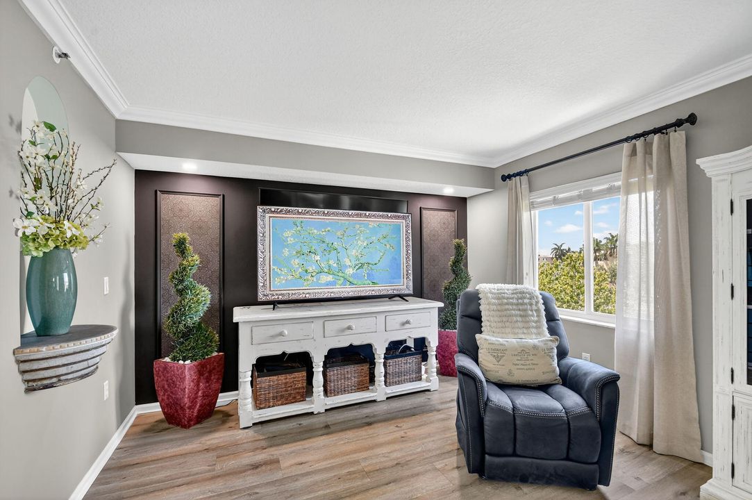 На продажу: $369,900 (3 спален, 2 ванн, 1869 Квадратных фут)