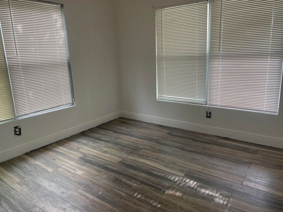 待售: $725,000 (0 贝兹, 0 浴室, 2454 平方英尺)