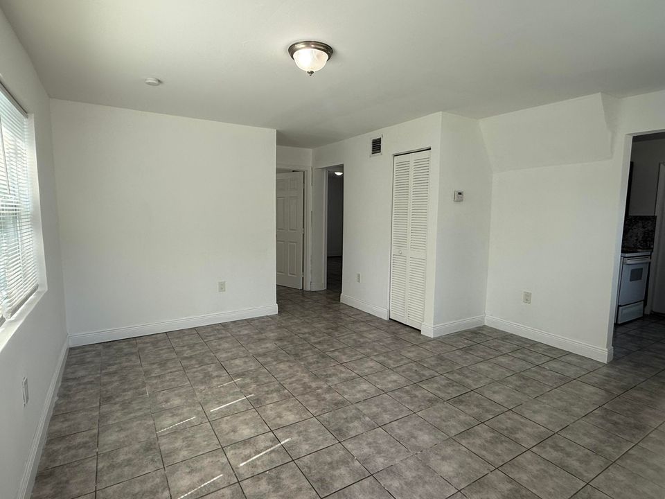 待售: $725,000 (0 贝兹, 0 浴室, 2454 平方英尺)