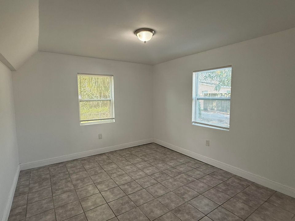 待售: $725,000 (0 贝兹, 0 浴室, 2454 平方英尺)