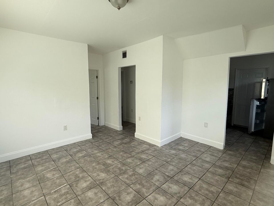 待售: $725,000 (0 贝兹, 0 浴室, 2454 平方英尺)