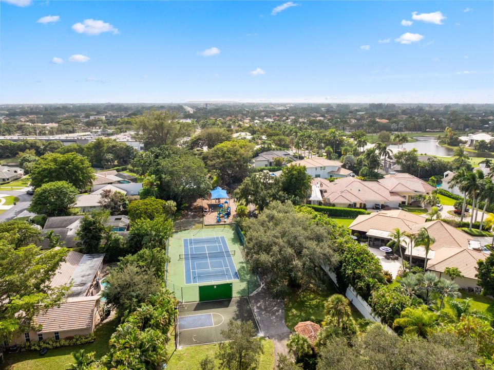 待售: $1,334,500 (3 贝兹, 2 浴室, 2693 平方英尺)