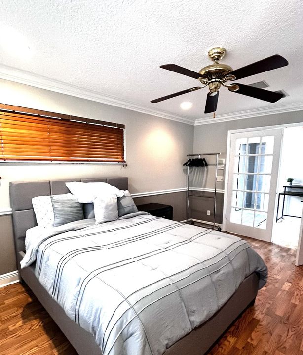 For Rent: $20,000 (5 beds, 3 baths, 3500 Square Feet)