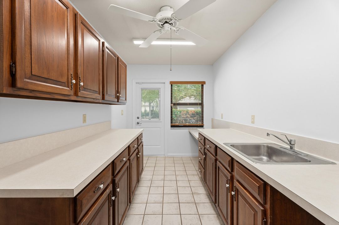 待售: $1,334,500 (3 贝兹, 2 浴室, 2693 平方英尺)