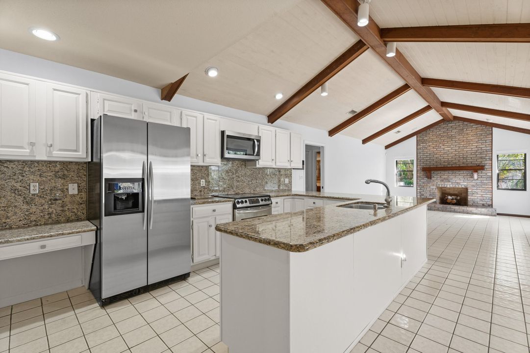 待售: $1,334,500 (3 贝兹, 2 浴室, 2693 平方英尺)