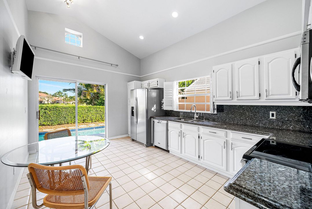 For Sale: $749,000 (3 beds, 2 baths, 1798 Square Feet)