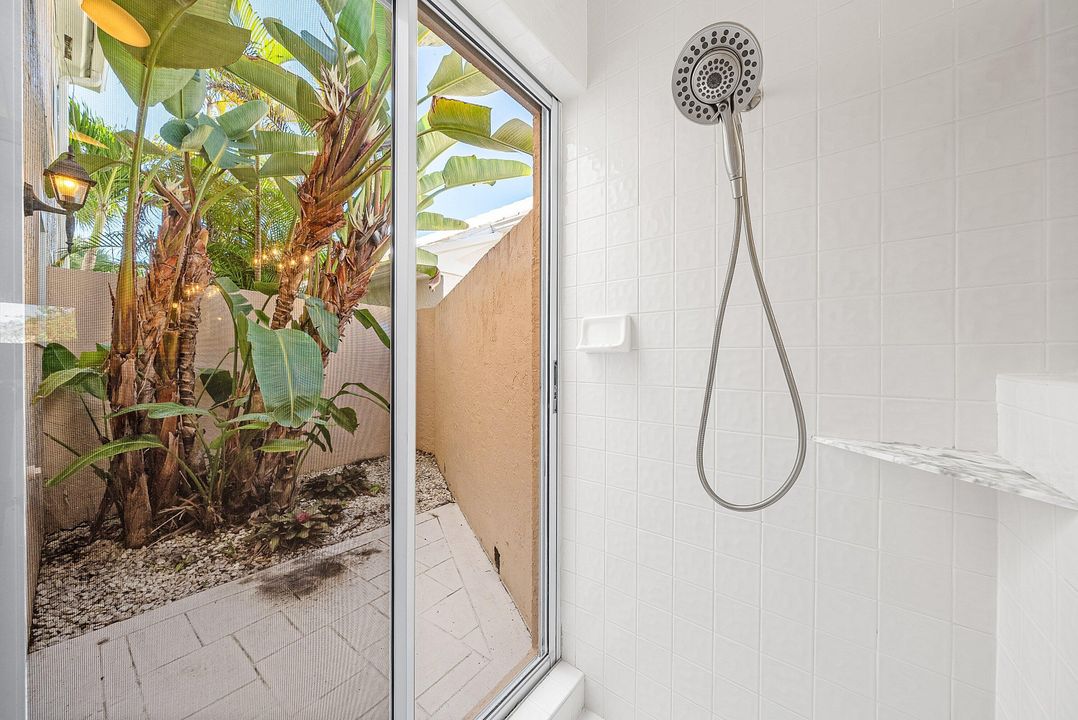 For Sale: $749,000 (3 beds, 2 baths, 1798 Square Feet)