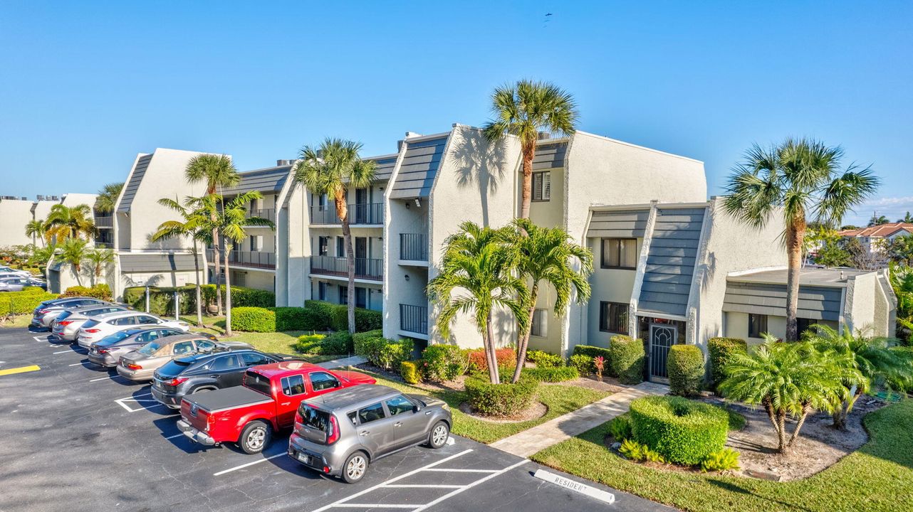 En Venta: $244,900 (2 camas, 2 baños, 939 Pies cuadrados)