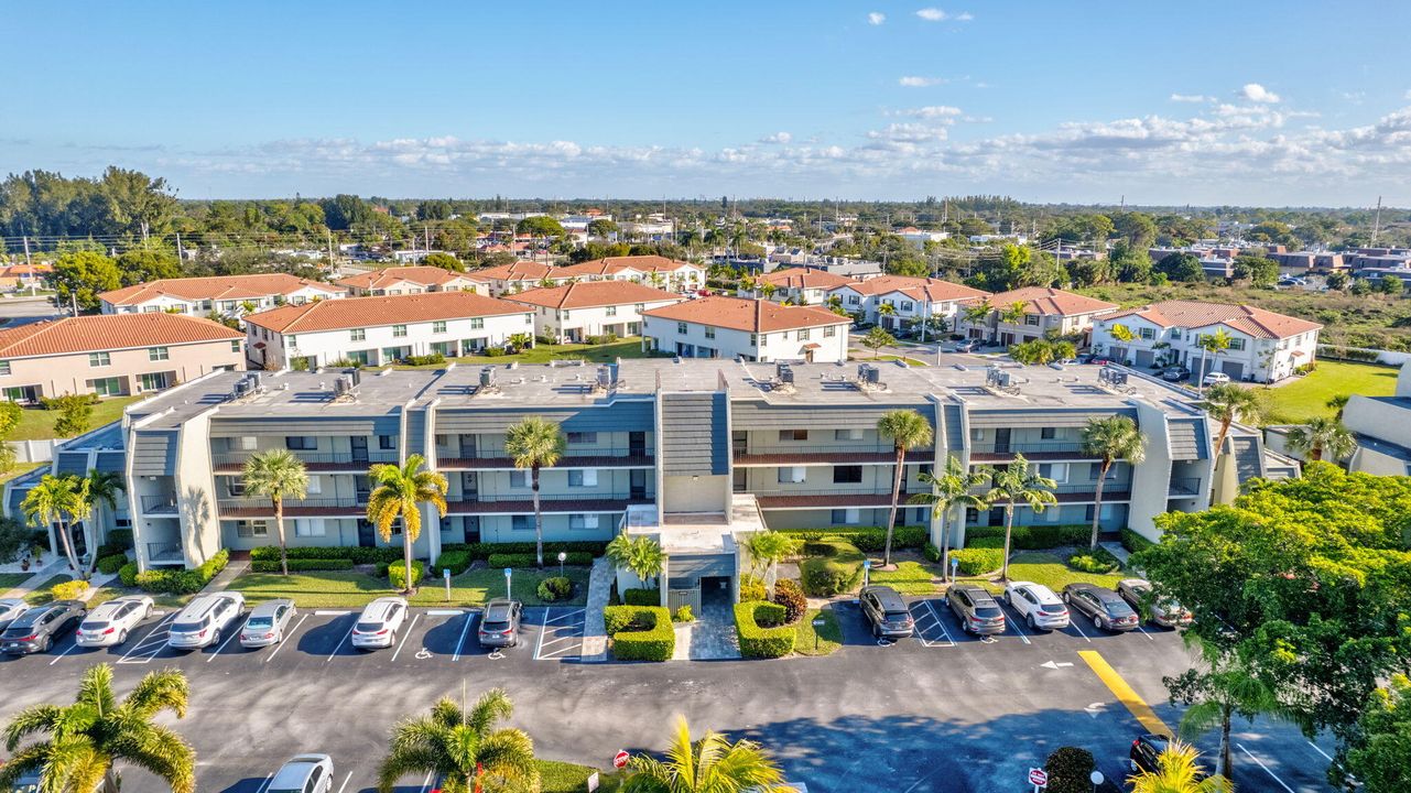 En Venta: $244,900 (2 camas, 2 baños, 939 Pies cuadrados)