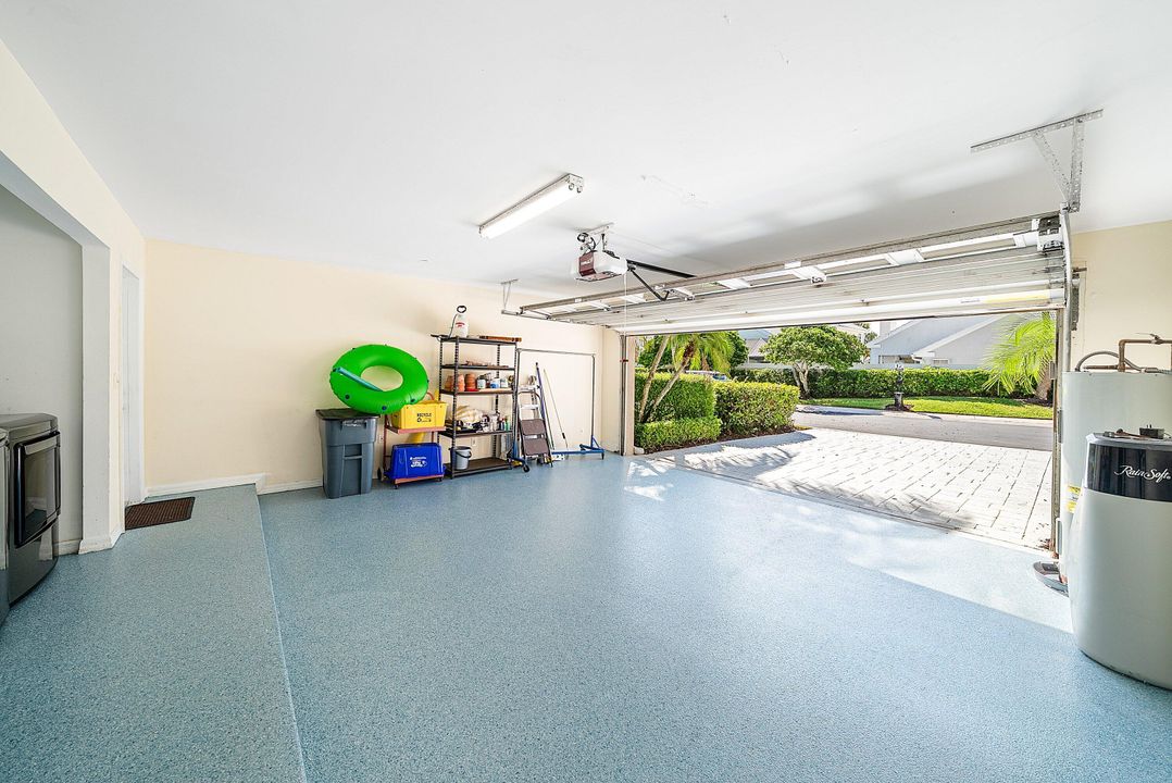 For Sale: $749,000 (3 beds, 2 baths, 1798 Square Feet)