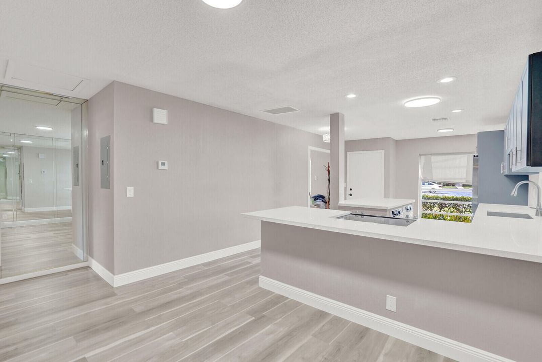 For Sale: $209,900 (2 beds, 2 baths, 1097 Square Feet)