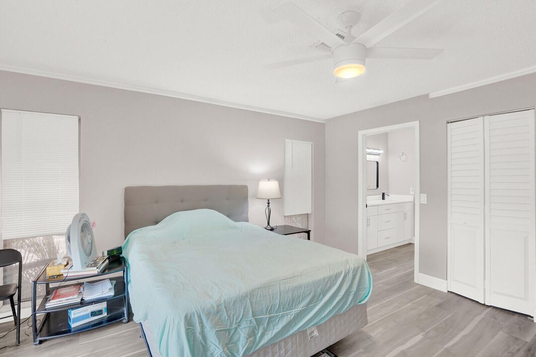 For Sale: $209,900 (2 beds, 2 baths, 1097 Square Feet)