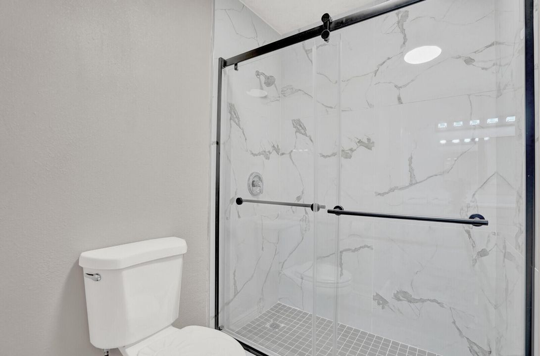 For Sale: $209,900 (2 beds, 2 baths, 1097 Square Feet)