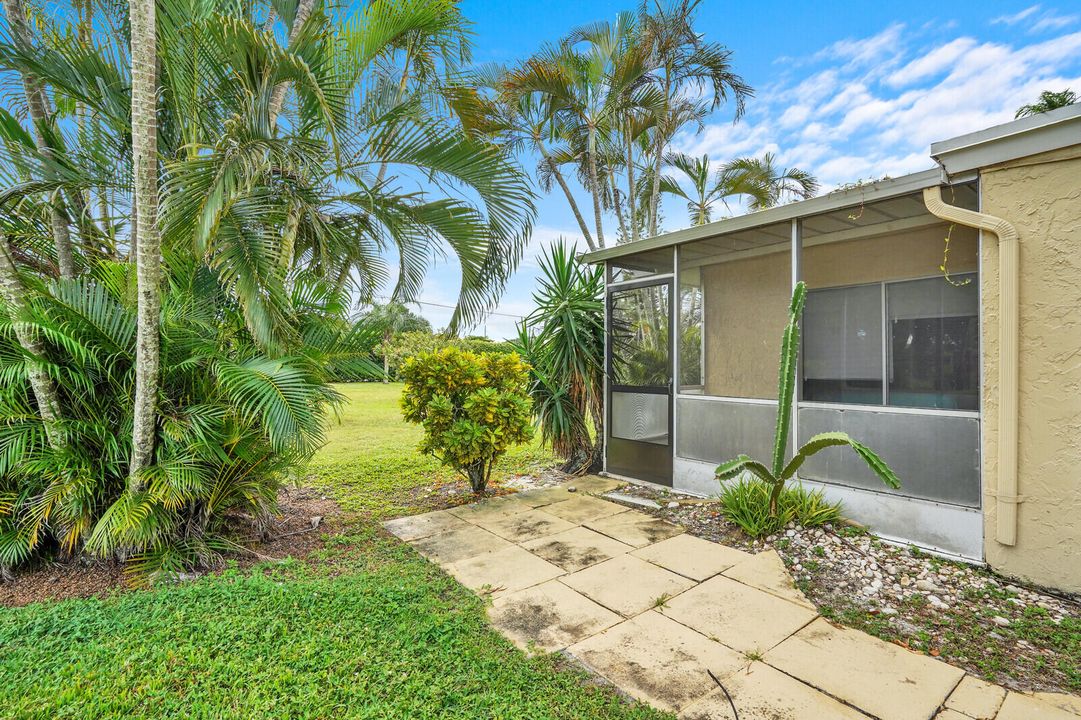 For Sale: $209,900 (2 beds, 2 baths, 1097 Square Feet)