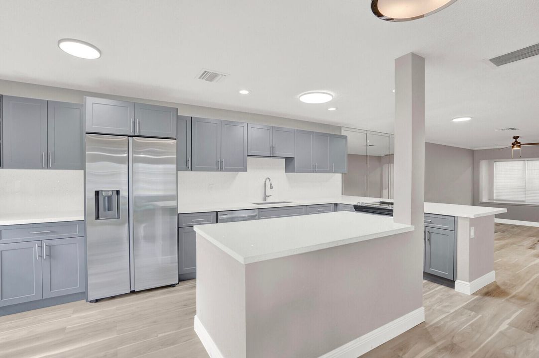 For Sale: $209,900 (2 beds, 2 baths, 1097 Square Feet)