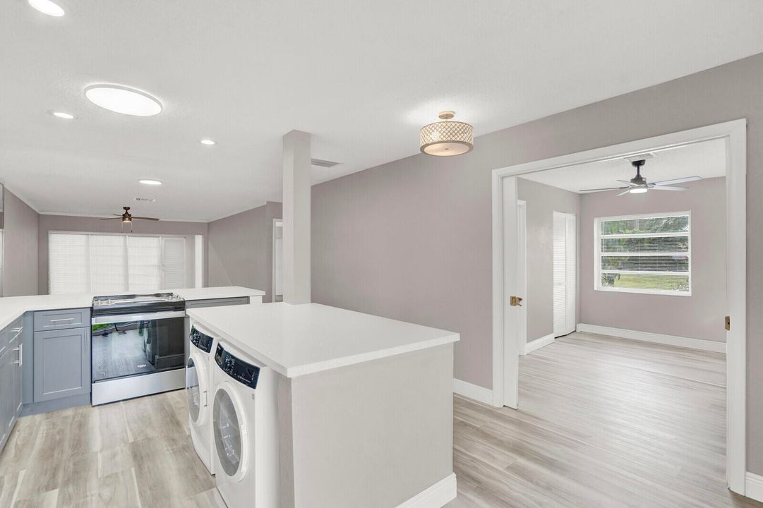 For Sale: $209,900 (2 beds, 2 baths, 1097 Square Feet)