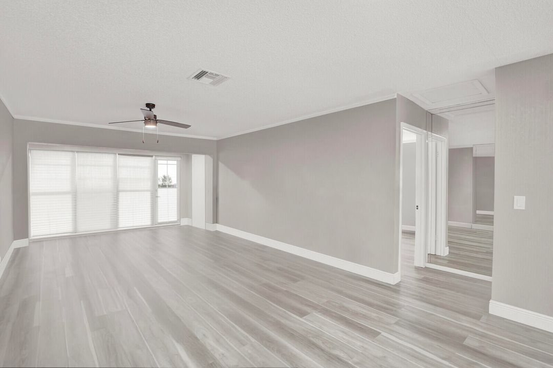 For Sale: $209,900 (2 beds, 2 baths, 1097 Square Feet)