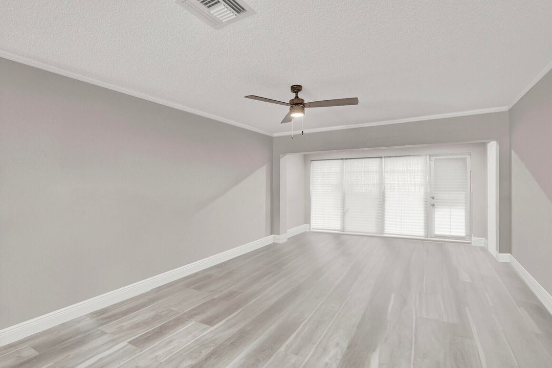 For Sale: $209,900 (2 beds, 2 baths, 1097 Square Feet)