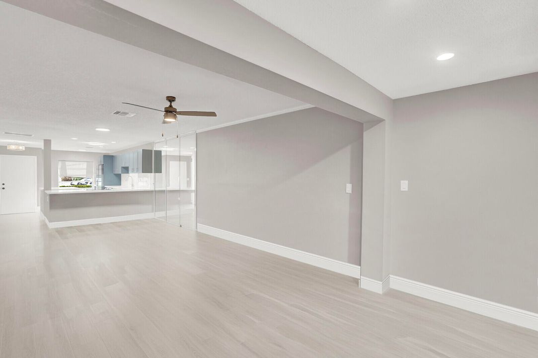 For Sale: $209,900 (2 beds, 2 baths, 1097 Square Feet)