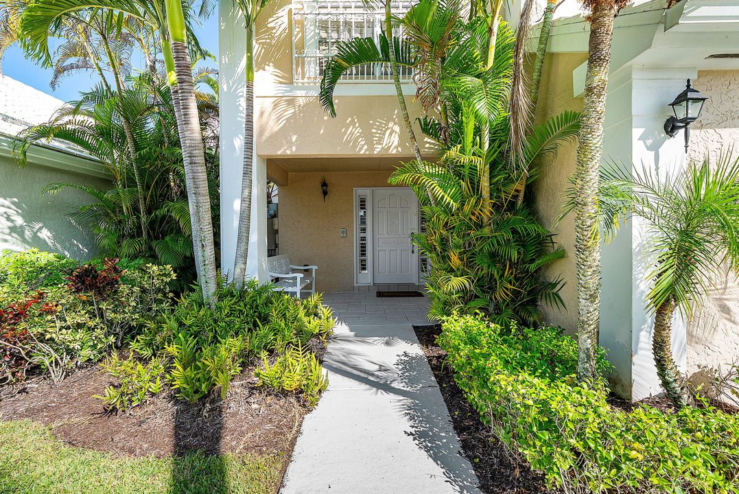 For Sale: $749,000 (3 beds, 2 baths, 1798 Square Feet)