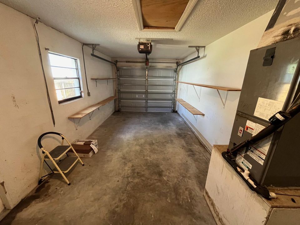 На продажу: $240,000 (2 спален, 2 ванн, 1288 Квадратных фут)