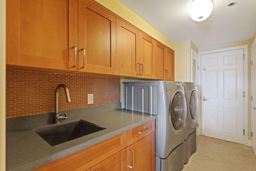 En Venta: $4,495,000 (3 camas, 3 baños, 2202 Pies cuadrados)