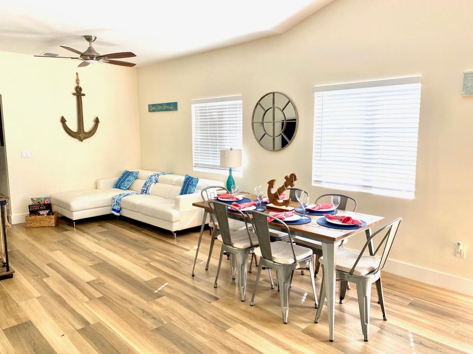 Active With Contract: $4,500 (3 beds, 2 baths, 1500 Square Feet)