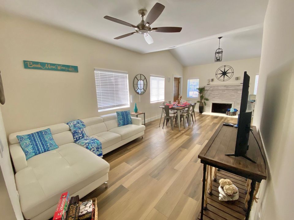 Active With Contract: $4,500 (3 beds, 2 baths, 1500 Square Feet)