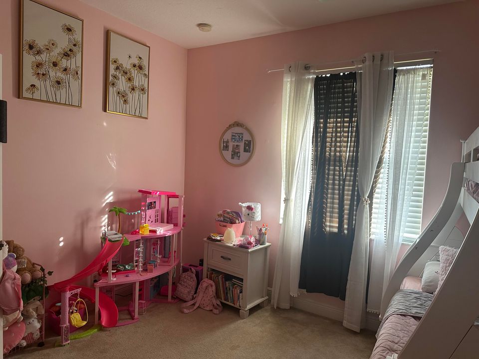 For Rent: $3,000 (3 beds, 2 baths, 2240 Square Feet)