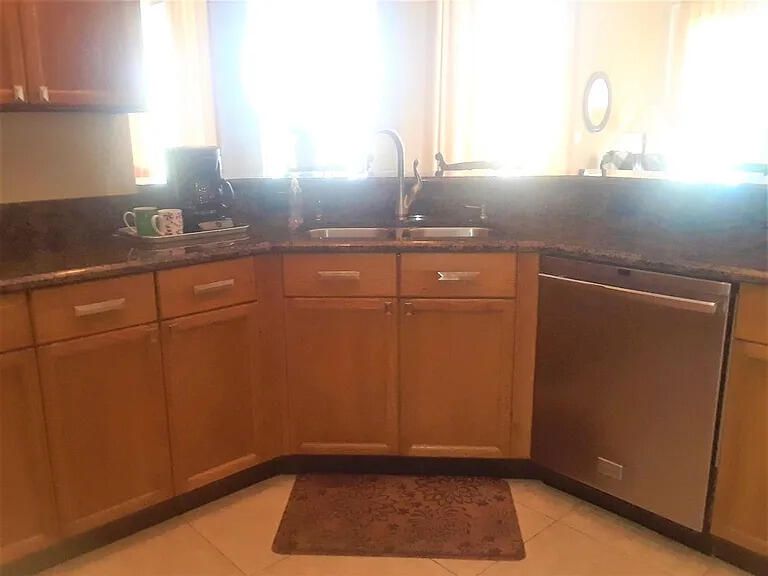 For Rent: $3,000 (3 beds, 2 baths, 2240 Square Feet)