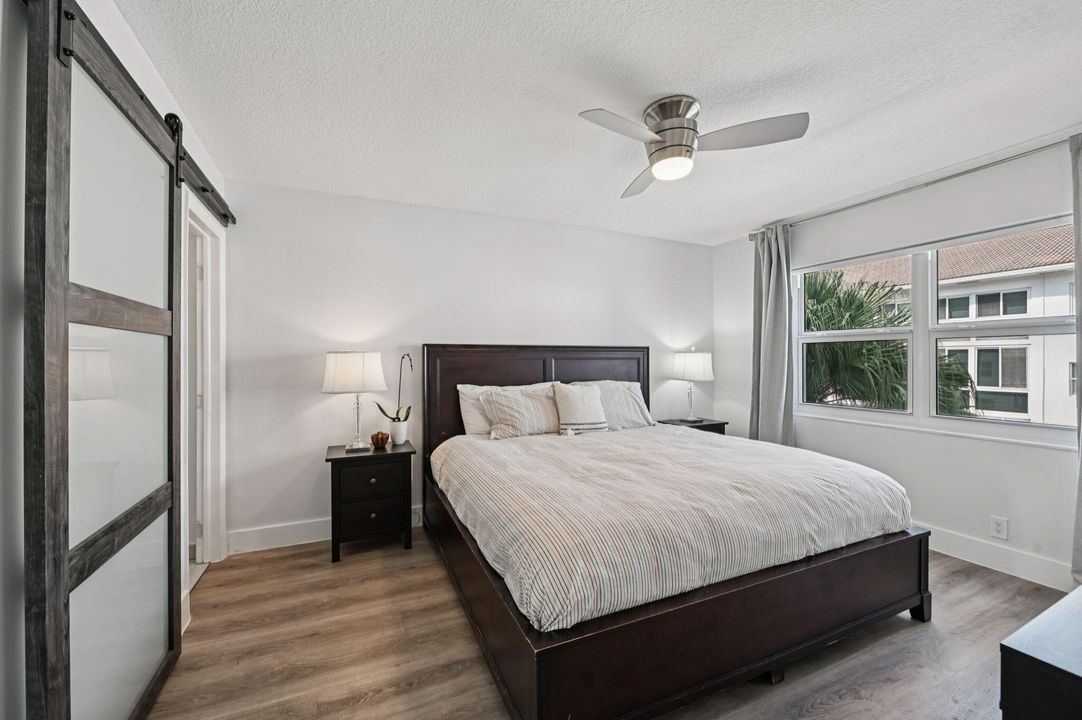 For Sale: $399,900 (2 beds, 2 baths, 920 Square Feet)