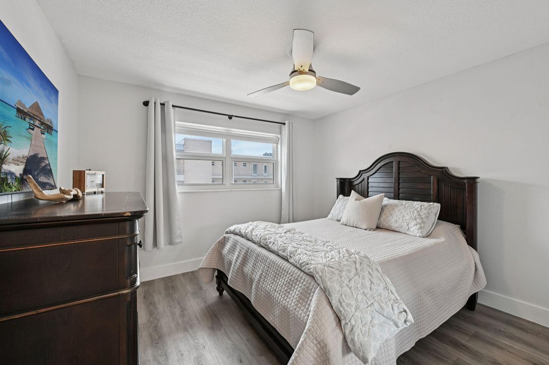 For Sale: $399,900 (2 beds, 2 baths, 920 Square Feet)