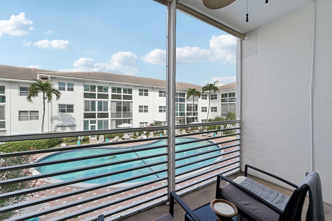 For Sale: $399,900 (2 beds, 2 baths, 920 Square Feet)