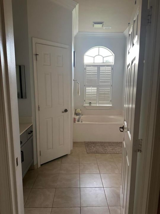 For Rent: $3,000 (3 beds, 2 baths, 2240 Square Feet)