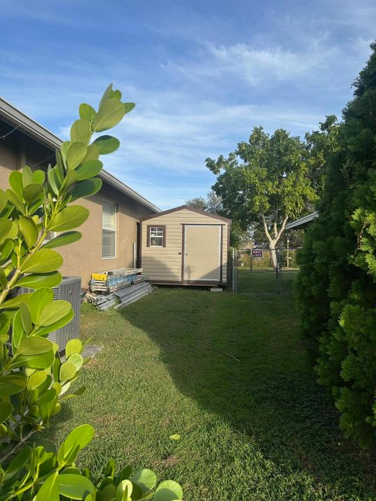 For Rent: $3,000 (3 beds, 2 baths, 2240 Square Feet)