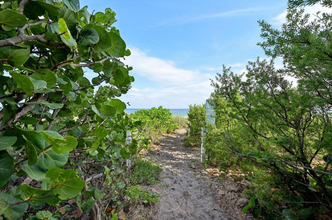 For Sale: $399,900 (2 beds, 2 baths, 920 Square Feet)