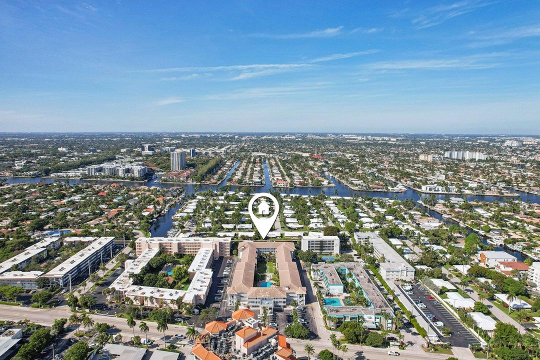 For Sale: $399,900 (2 beds, 2 baths, 920 Square Feet)